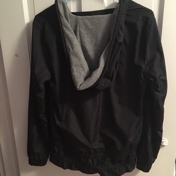 Abercrombie black windbreaker - Picture 3 of 4